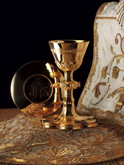 Chalice &amp; 6 1/4&quot; Scale Paten With Ring